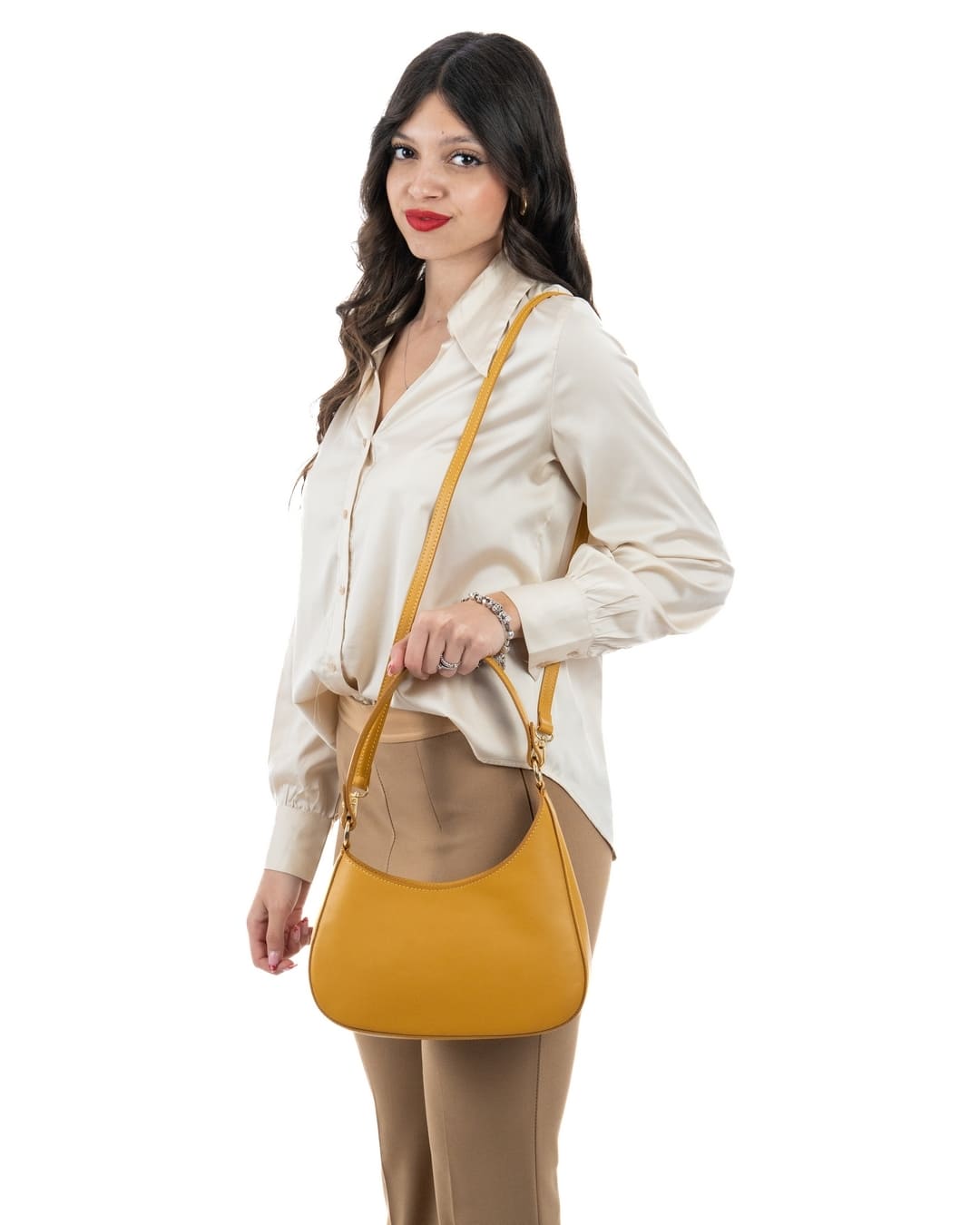 DAFNE Borsa hobo a spalla in vera pelle saffiano colore senape con tracolla
