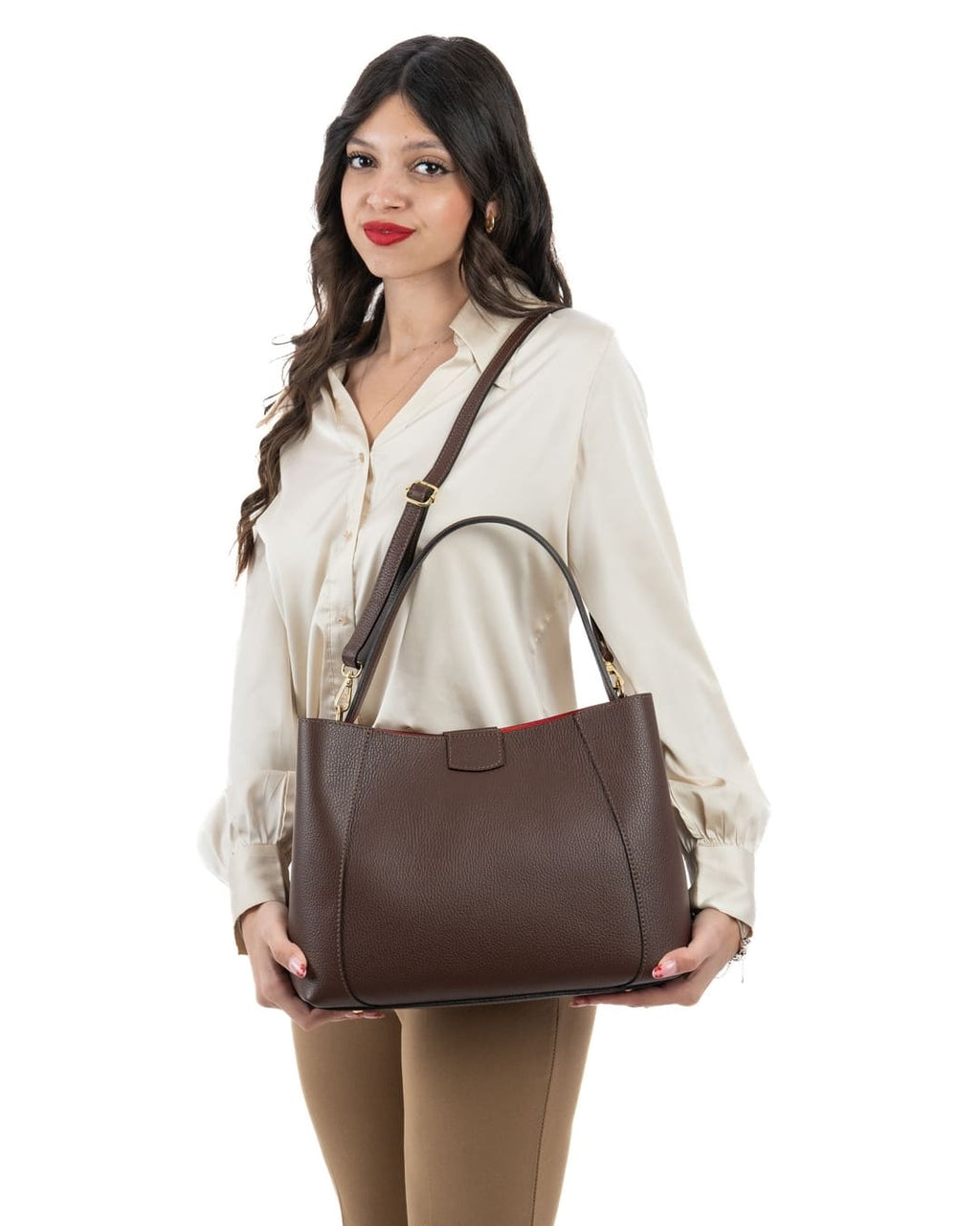 MARGOT Borsa a spalla in vera pelle martellata colore cioccolato con tracolla