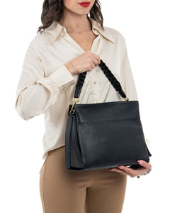 AGATHA Borsa a spalla in vera pelle martellata colore nero con manico intrecciato e tracolla