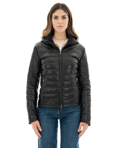 Piumino con cappuccio da donna in vera pelle nero