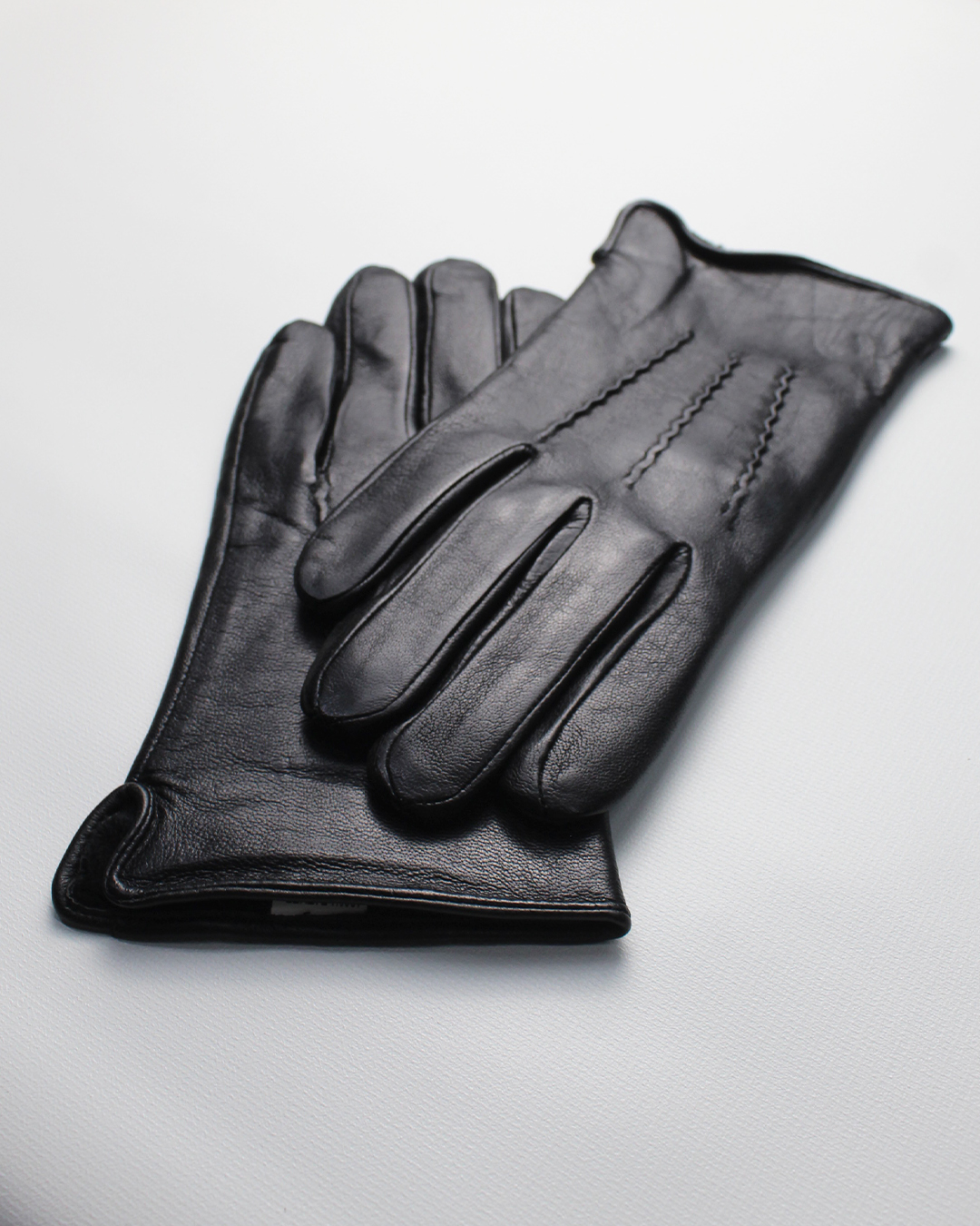 <b> GUANTI UOMO </b> <br> Guanti in vera pelle nero da uomo con interno in pelo